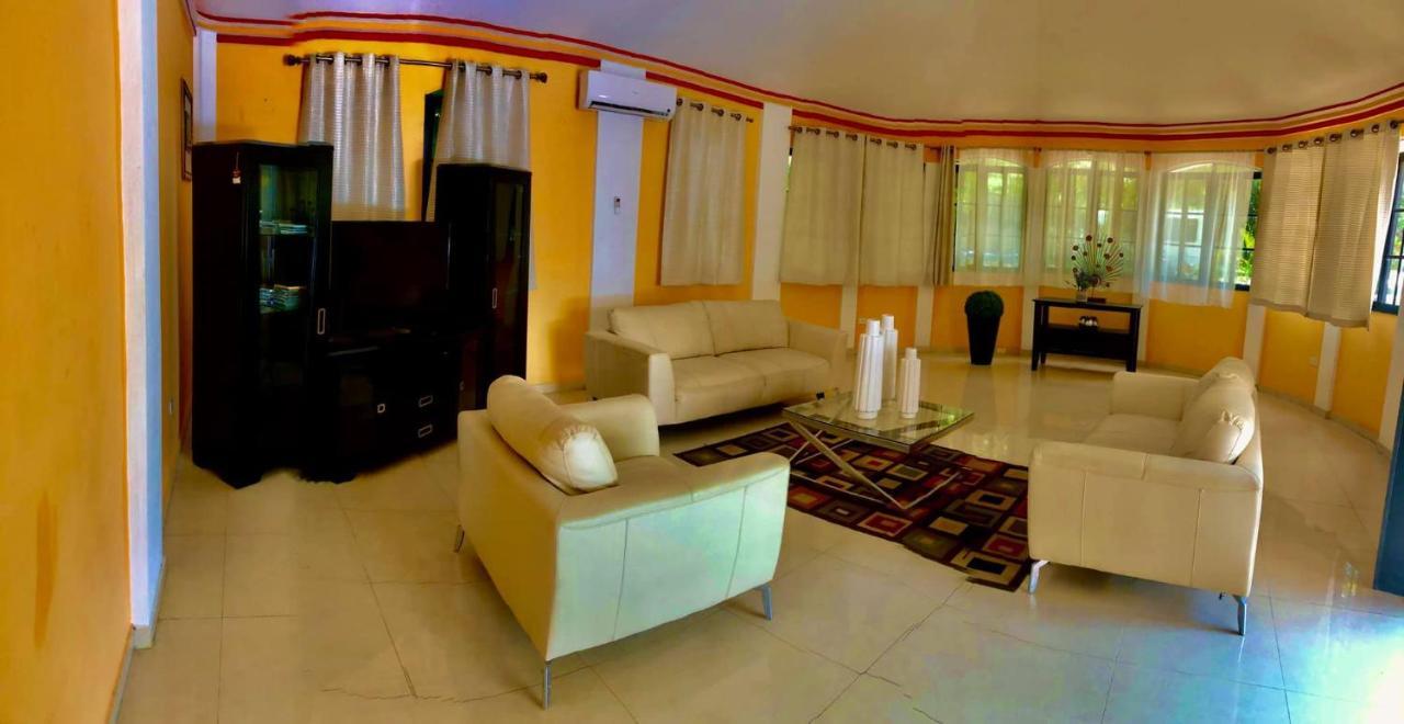 Donpee Guest House Leogane Exteriör bild